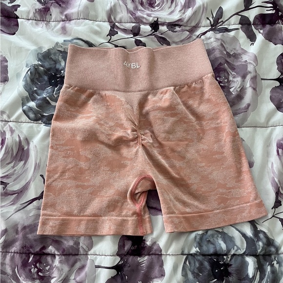 Pink biker shorts - Picture 2 of 2